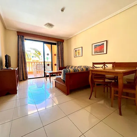 Family Apartment, Close To The Sea, Wifi, Heated Pool *