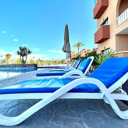 Family Apartment, Close To The Sea, Wifi, Heated Pool
