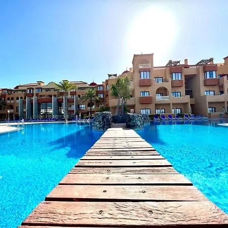 Family Apartment, Close To The Sea, Wifi, Heated Pool Apartment