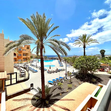 Family Apartment, Close To The Sea, Wifi, Heated Pool