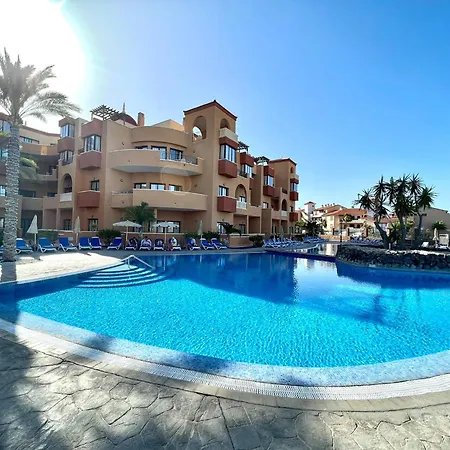 דירה Family Apartment, Close To The Sea, Wifi, Heated Pool