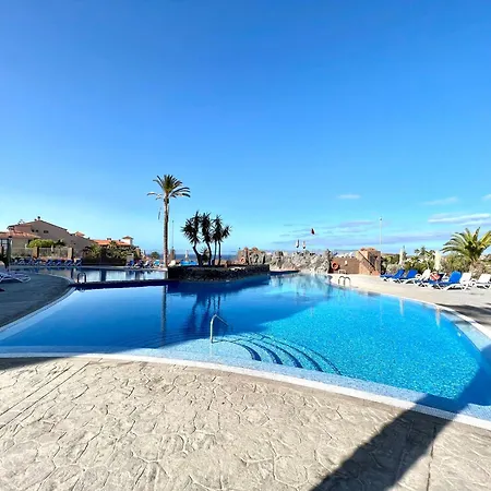 Family Apartment, Close To The Sea, Wifi, Heated Pool *