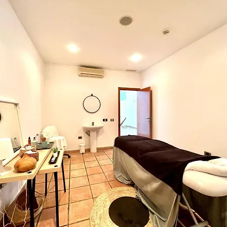 Family Apartment, Close To The Sea, Wifi, Heated Pool