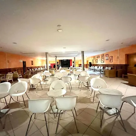 Family Apartment, Close To The Sea, Wifi, Heated Pool *