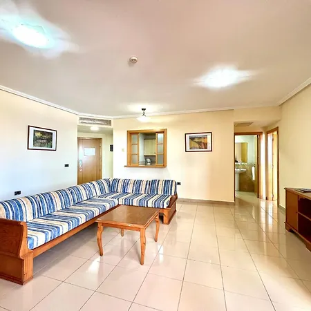 Family Apartment, Close To The Sea, Wifi, Heated Pool דירה *